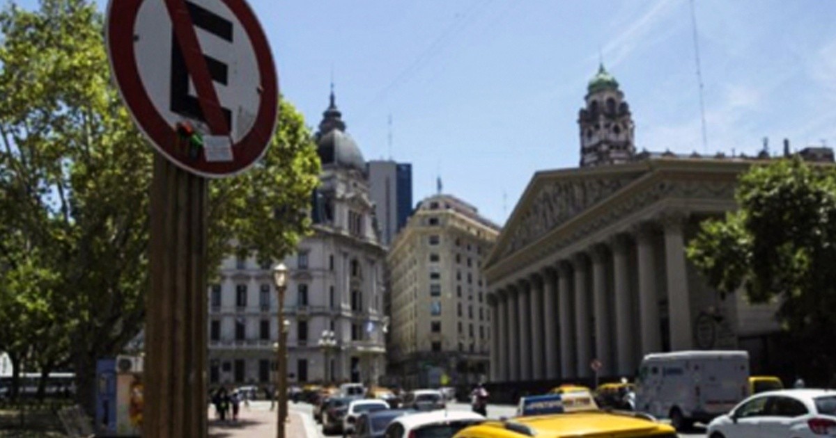 Vuelven las restricciones para estacionar en la Ciudad de Buenos Aires