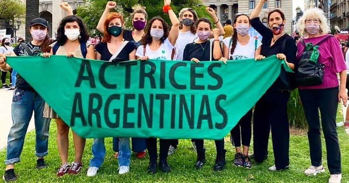 Argentine actresses: "March 8th we stop because our lives matter"