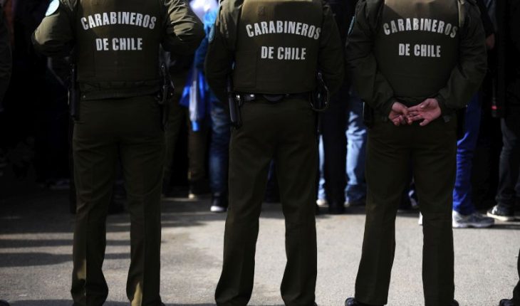 translated from Spanish: Carabineros confirms that he will keep more than a thousand officials every Friday in Baquedano Square