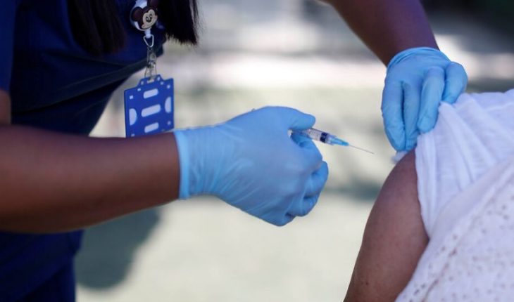 translated from Spanish: Chile approaches 4 million people vaccinated against Covid-19
