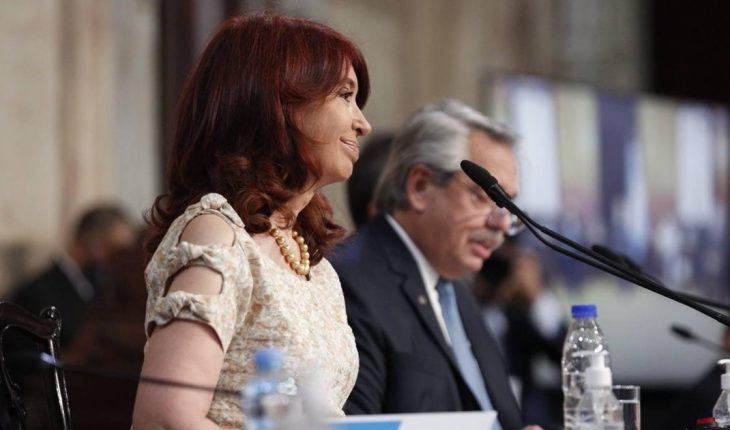 translated from Spanish: Cristina Fernandez announced that she will give up her vice president salary