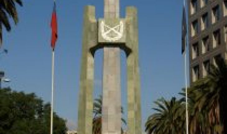 translated from Spanish: General Director of Carabineros proposes to move the monument of the institution located in the Alameda