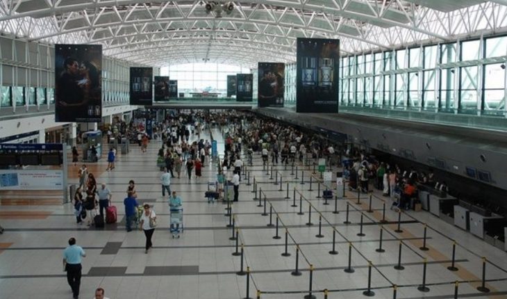 translated from Spanish: In order to ensure protocols, international flights will be rescheduled