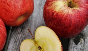 translated from Spanish: Know the benefits apple mask has for you