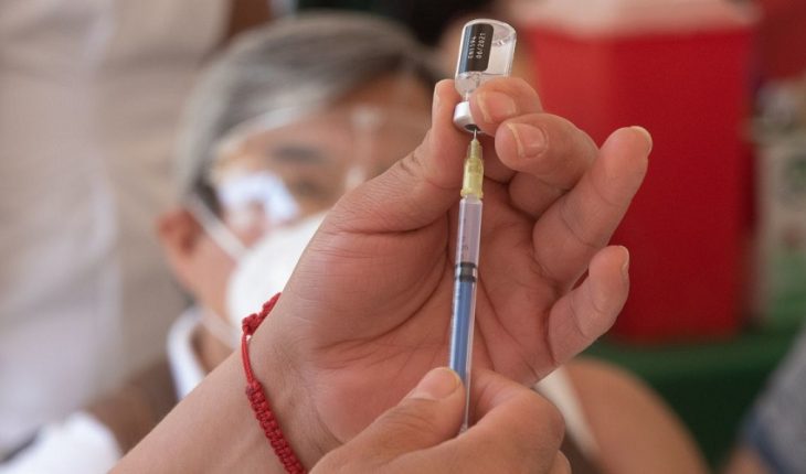translated from Spanish: Mexico exceeds 191,000 COVID deaths; 3 million vaccines