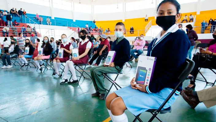 Morelia Government begins delivery of Education and Technology for Welfare program