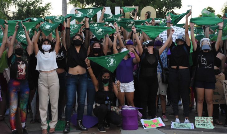 translated from Spanish: QRoo Congress approves decriminalization of abortion in Commissions