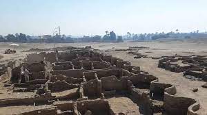 Arqueólogos encuentran en Egipto ciudad de más de 3 mil años