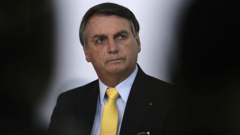 Bolsonaro dice que "sólo Dios" lo sacará de la Presidencia de Brasil