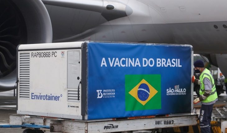 Brasil posterga de mayo a septiembre la meta para vacunar a grupos prioritarios contra el COVID-19