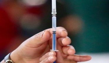Cofepris autoriza lotes de vacuna CanSino envasados en México