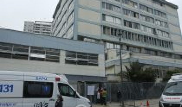 Dos personas fueron detenidas luego de realizar destrozos en la Urgencia del Hospital Carlos van Buren de Valparaíso