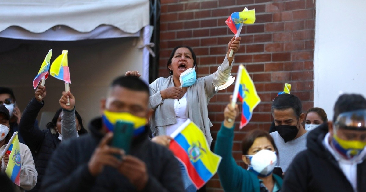 Elecciones en Ecuador: cerraron los colegios electorales e inicia el escrutinio