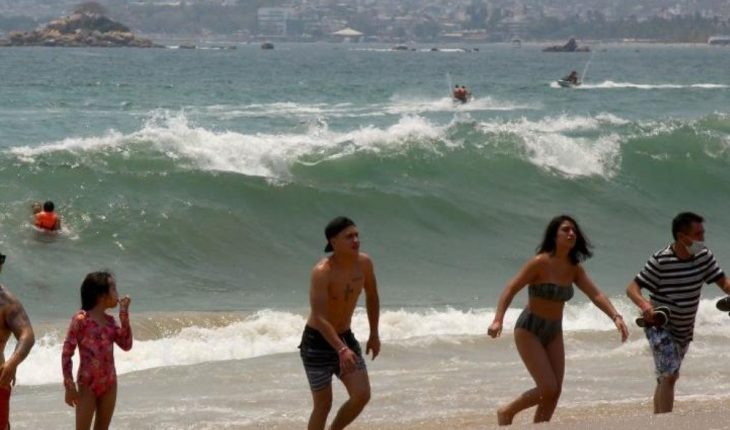 “En el mar la vida es más sabrosa”: así lucen las playas de Acapulco durante este Sábado de Gloria