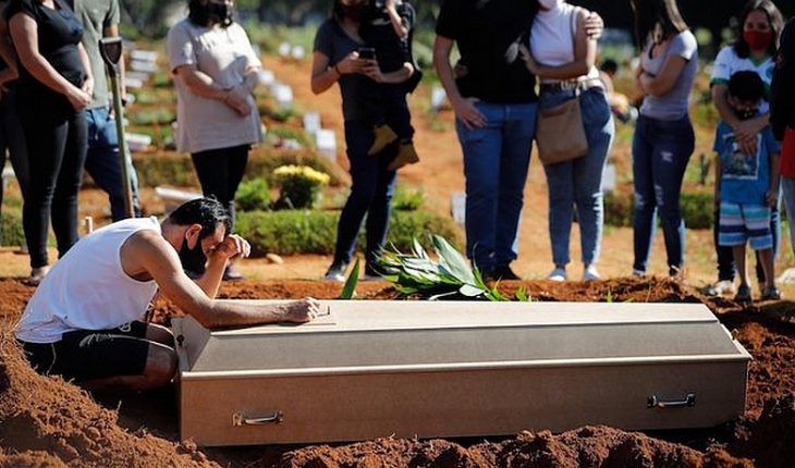 Este Viernes Santo Brasil contabilizó 3.000 muertes y más de 70.000 casos nuevos de Covid-19