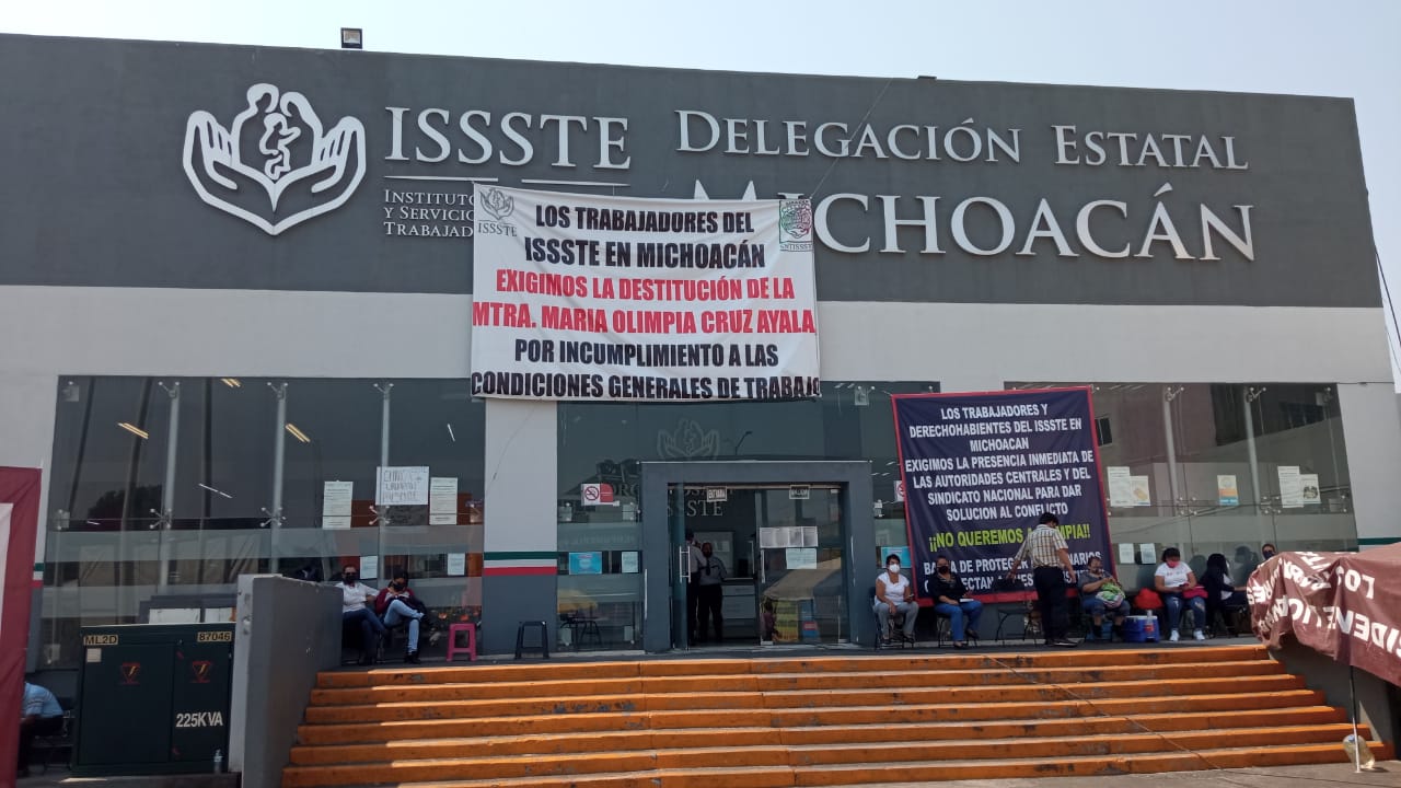 Federación ignora manifestación en delegación del ISSSTE, a un mes de iniciada
