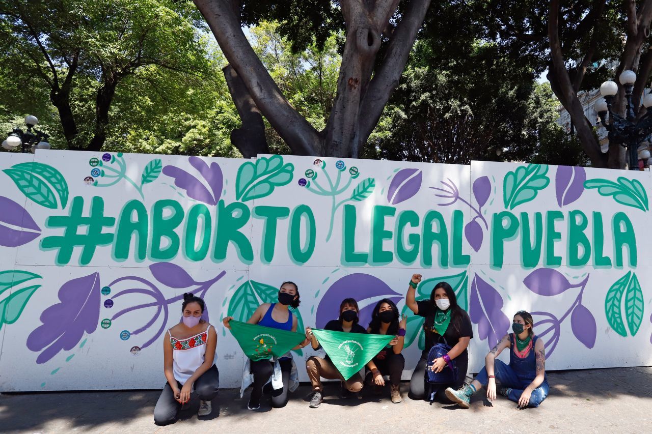 Grupo Provida busca cárcel para estudiante de Medicina y doctora en Puebla por “promover el aborto”