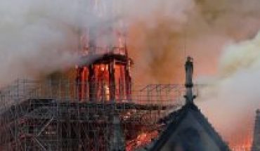 Macron visita la catedral de Notre Dame en el segundo aniversario de su incendio