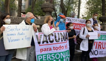 Médicos privados salen otra vez a protestar por falta vacunación