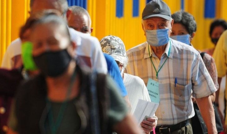 México suma 371 muertes por COVID; van 12 millones de vacunados