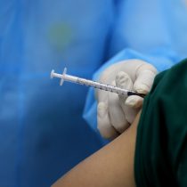 Minsal defiende efectividad de vacuna Sinovac y espera inocular segunda dosis a más de 760 mil personas la próxima semana
