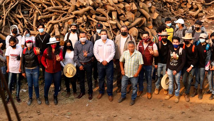 Nacho Campos se suma a las actividades de reforestación de la A.C. Jorheperan