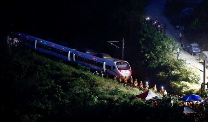 Tragedia golpea a Taiwán: tren descarriló a la entrada de un túnel y dejó 48 fallecidos
