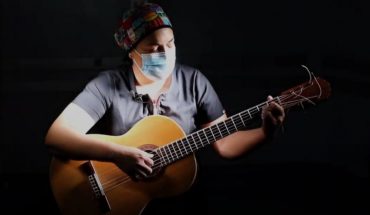 [VIDEO] Médica internista del Hospital Clínico de la U. de Chile creó himno para motivar y acompañar al personal de salud
