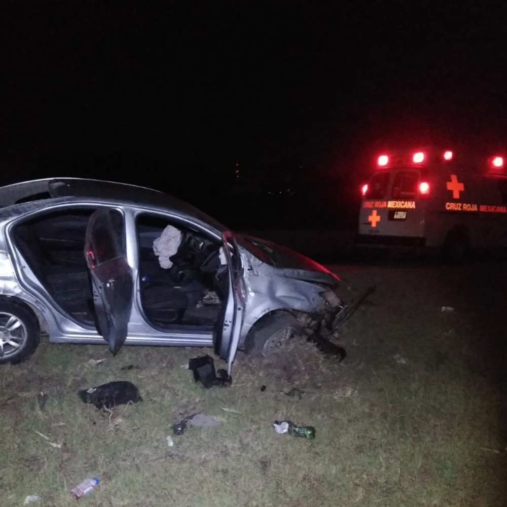 Car crashes on Mexico Highway 15 in Los Mochis