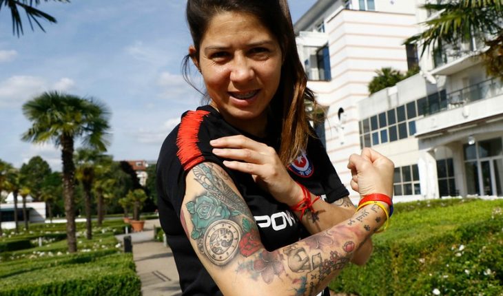translated from Spanish: Carla Guerrero: “This award is of all women who fight to be footballers”