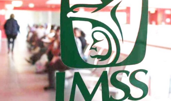IMSS separated hospital director from position for vaccinating his son against Covid-19