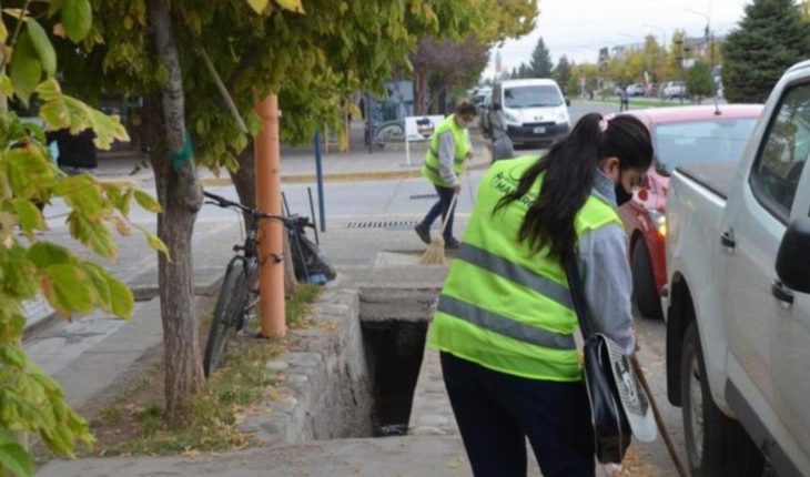 translated from Spanish: Malargue: anyone who receives a social plan should contribute to public cleansing