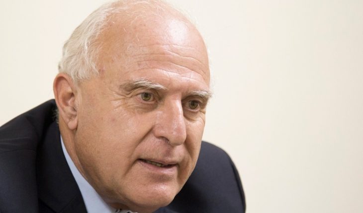 translated from Spanish: Miguel Lifschitz remains “stable” and interned in intensive care