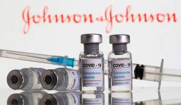 translated from Spanish: U.S. authorizes “immediate” resuming vaccination with Johnson & Johnson
