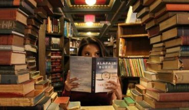 translated from Spanish: Why is World Book Day celebrated on April 23?