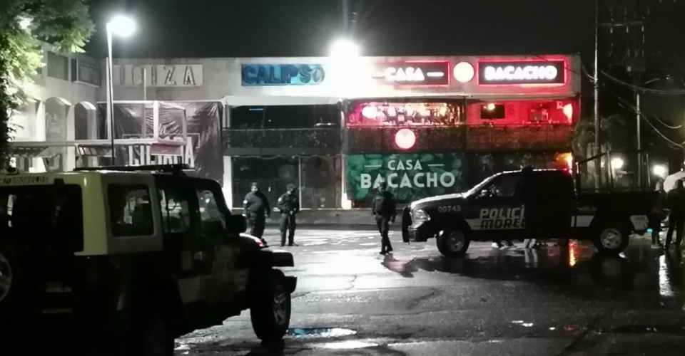 Asesinan a balazos a tres hombres y hieren a otro en un bar, en Cuernavaca