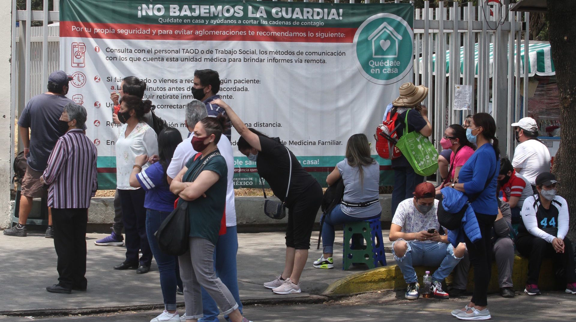 Casos COVID han bajado 17% en México; van 218 mil 985 fallecimientos