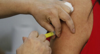 Comisión de Trabajo del Senado aprobó la idea de legislar iniciativa que crea un permiso laboral para vacunarse