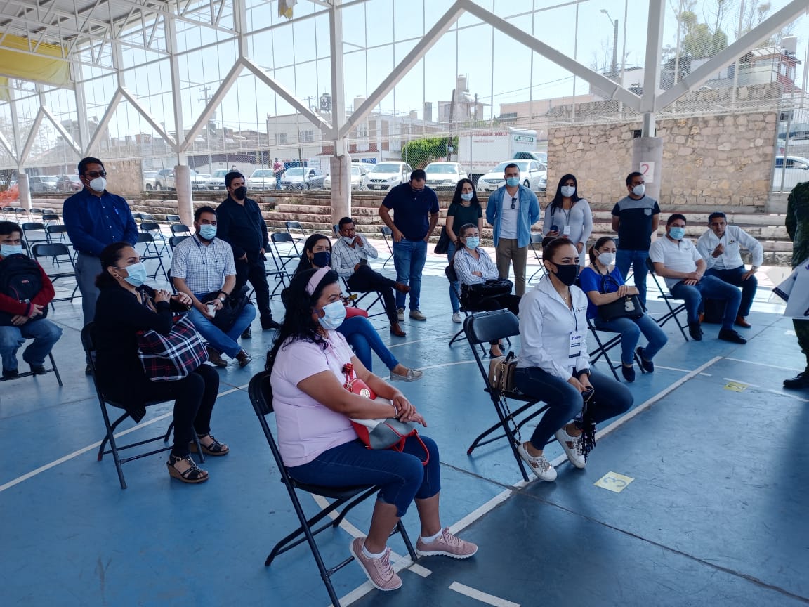 Concluye vacunación anti COVID-19 a personal educativo en Michoacán