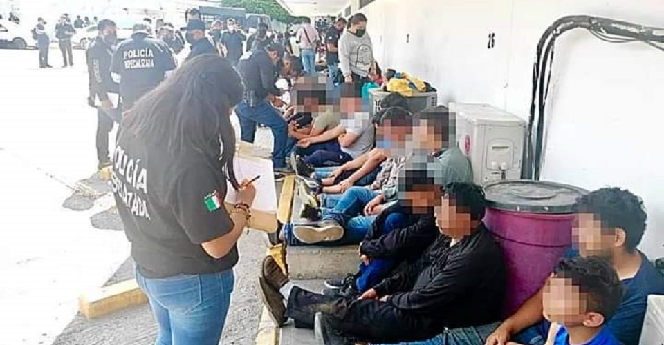 Detienen a 95 normalistas en Chiapas; denuncian abusos policiales