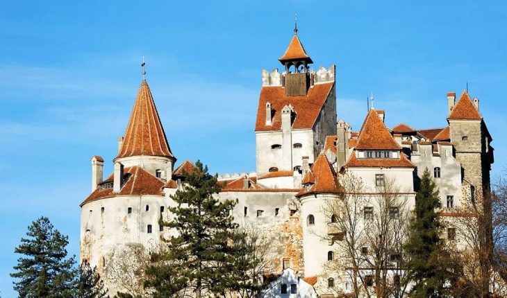 El castillo de Drácula, otro de los sitios turísticos que vacuna a sus visitantes contra el Covid-19