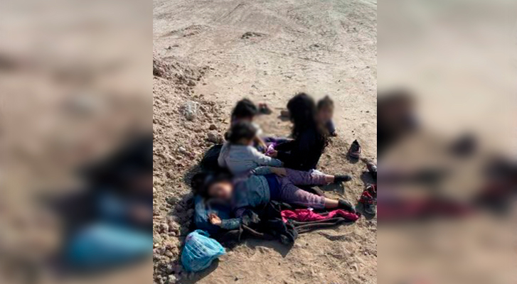 Granjero de Texas encontró a 4 niñas y una bebé abandonada en el desierto
