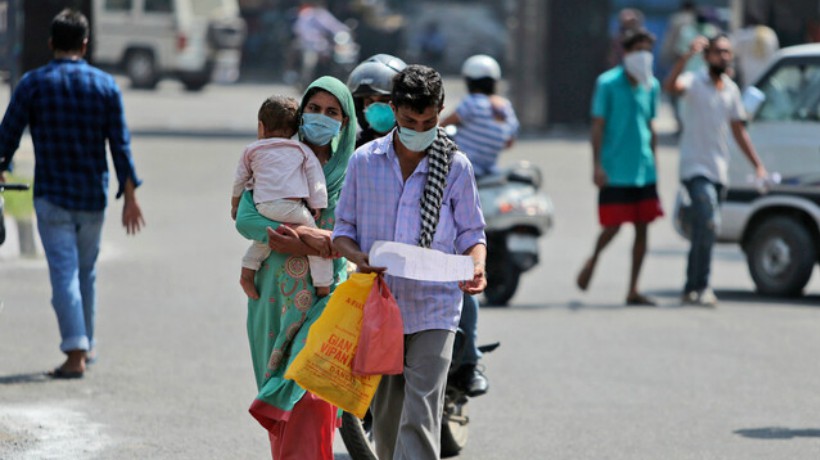 La India supera por primera vez la barrera de las 4 mil muertes diarias por coronavirus