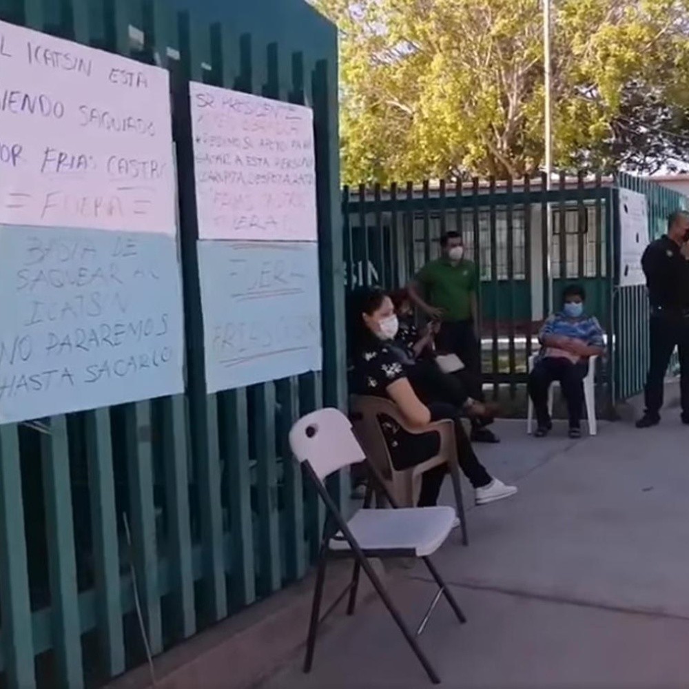 Maestros del Icatsin en Ahome protestan contra Frías Castro