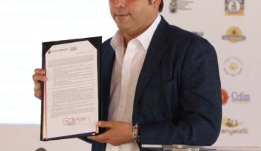 Mario Zamora firma Pacto por la Primera Infancia en Sinaloa