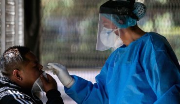 México supera las 218 mil muertes COVID; casos han bajado 10%