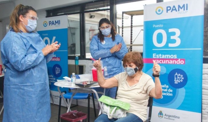 PAMI aplicó 10.000 dosis desde que comenzó a vacunar en la Ciudad
