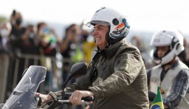 Por el Día de la Madre, Bolsonaro lideró una multitudinaria caravana de motoqueros