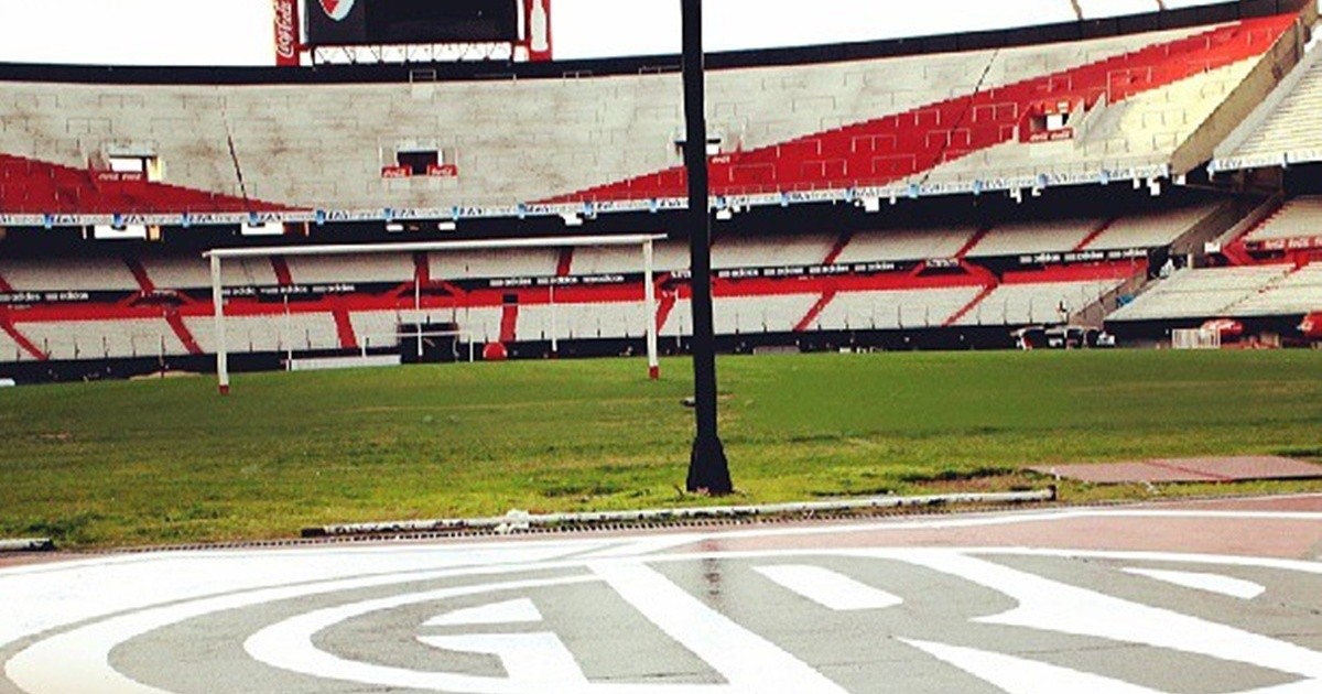 River Plate cumple 120 años y ofrece fragmentos de la pista de atletismo del Monumental
