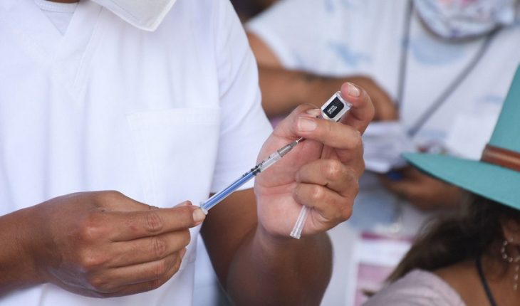 Salud reconoce 222 mil muertes COVID; aplican récord de vacunas